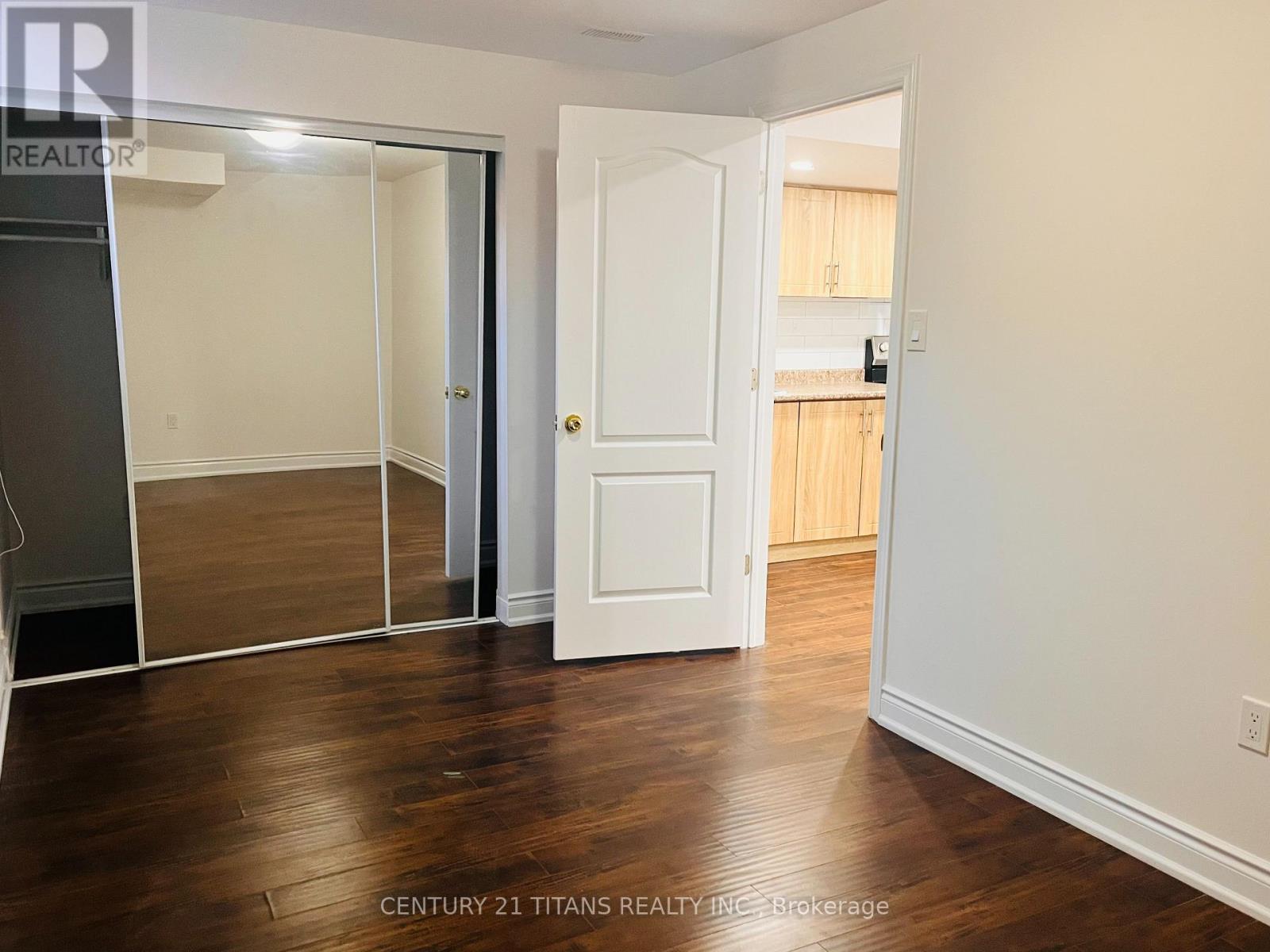 5151 Nestling Grove, Mississauga, Ontario  L5M 0L3 - Photo 4 - W13156032