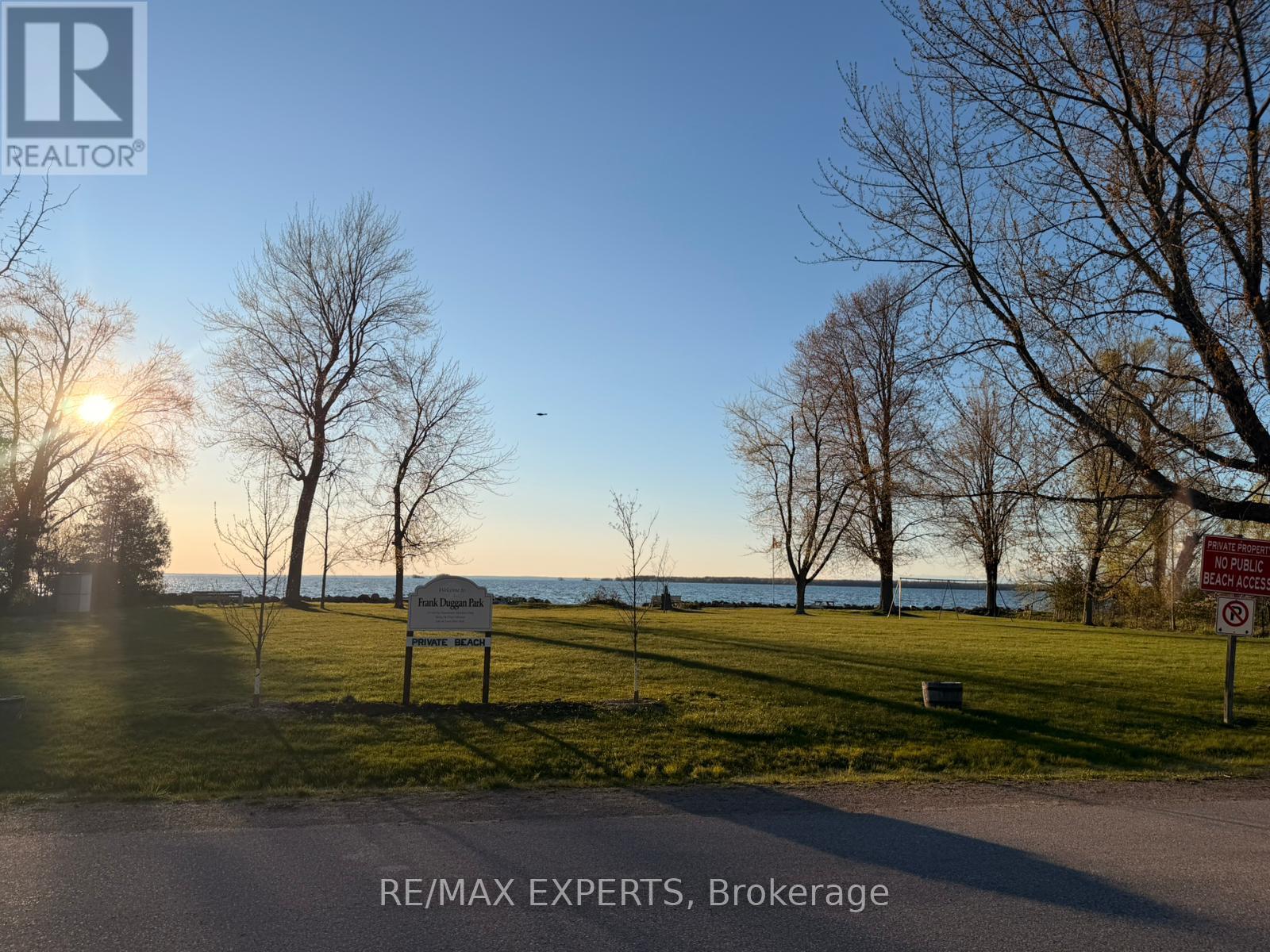 155 Woodfield Drive, Georgina, Ontario  L0E 1N0 - Photo 2 - N13155994