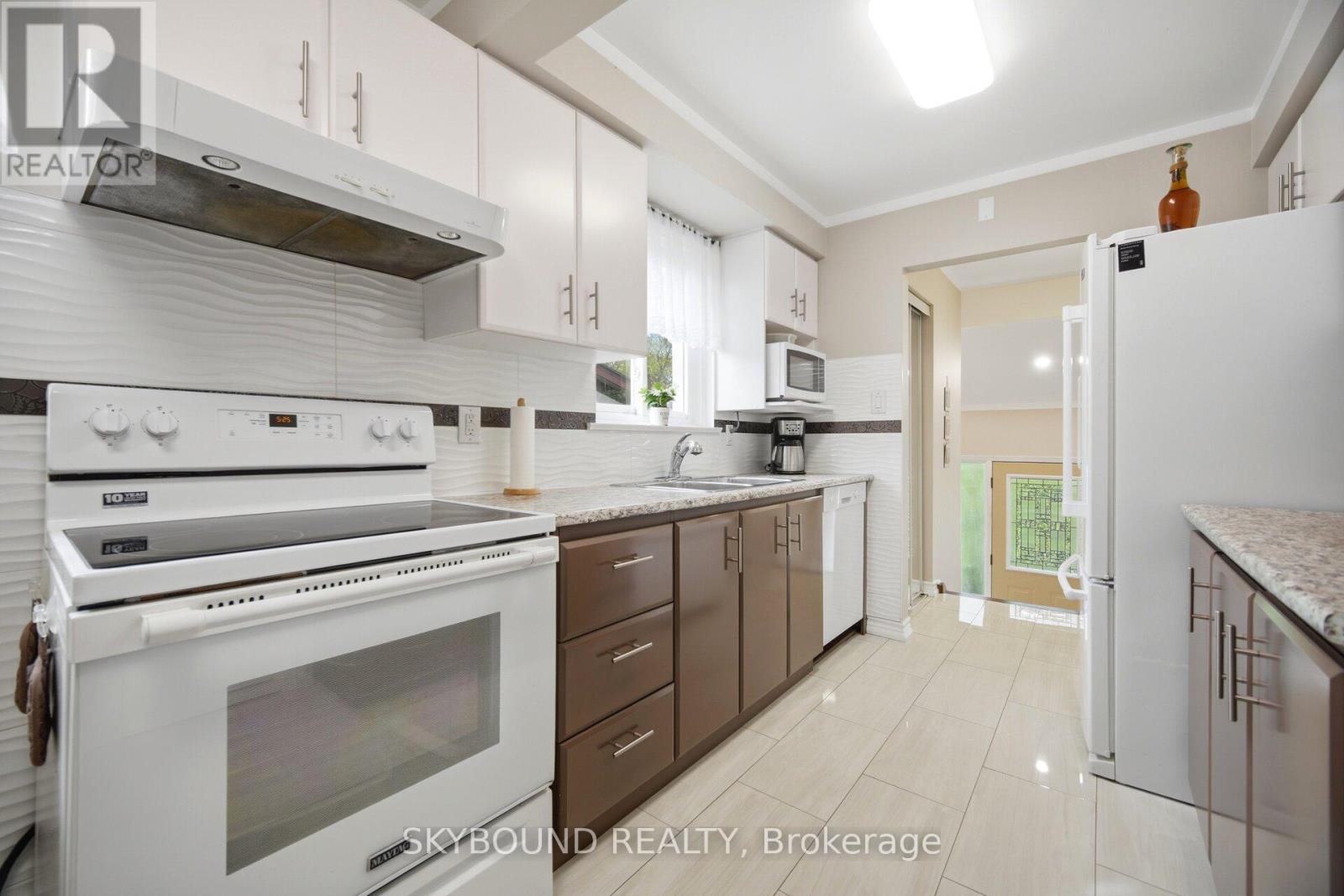 7217 Fayette Circle, Mississauga, Ontario  L5N 1Y5 - Photo 10 - W13153920