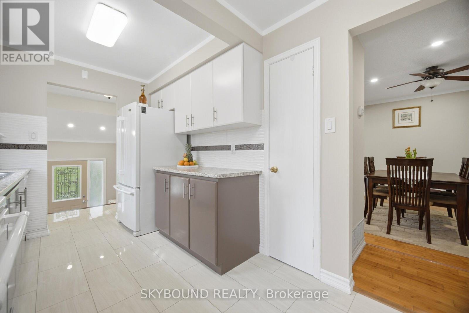 7217 Fayette Circle, Mississauga, Ontario  L5N 1Y5 - Photo 9 - W13153920