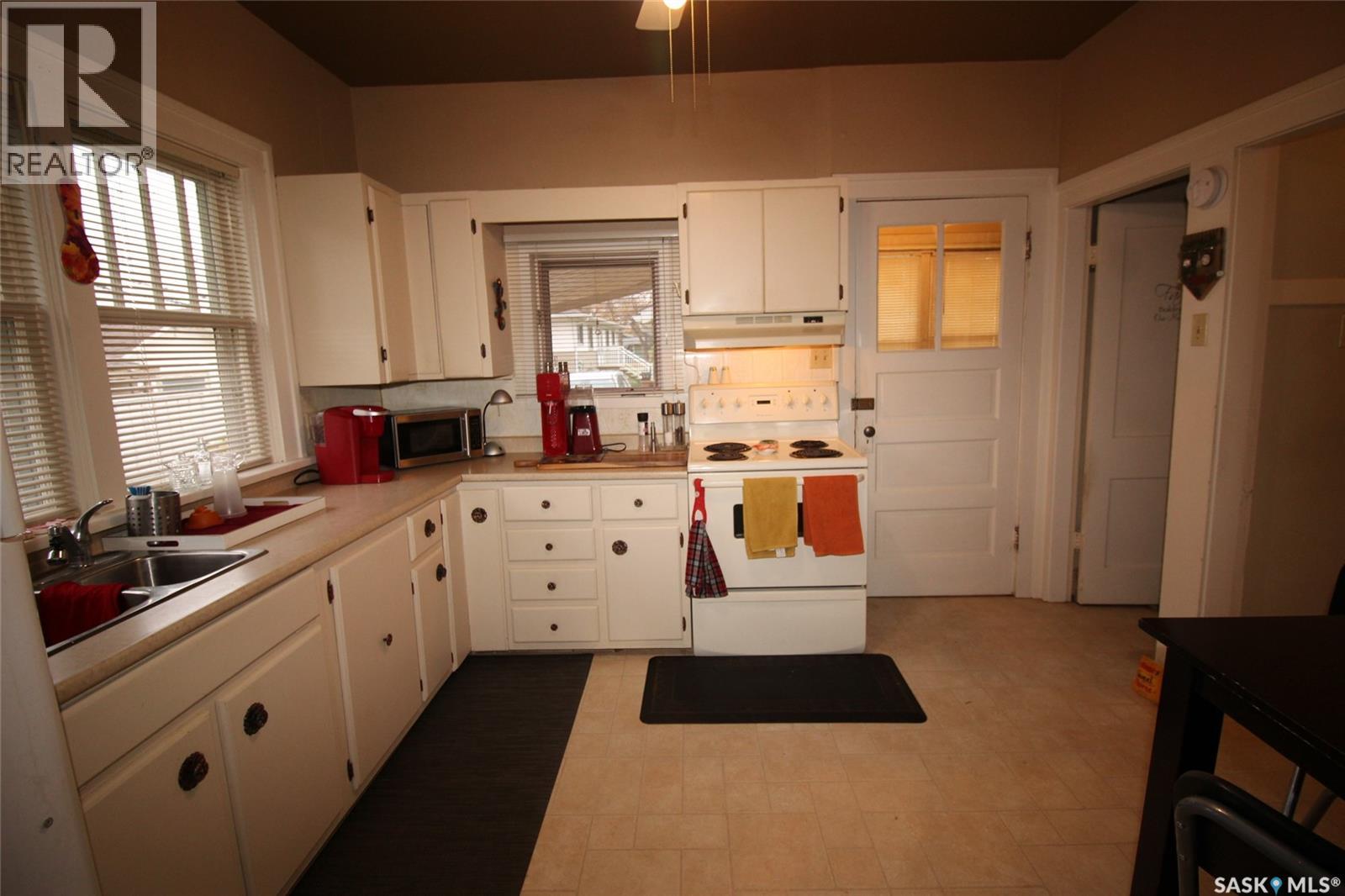 515 1st Street E, Shaunavon, Saskatchewan  S0N 2M0 - Photo 14 - SK036707