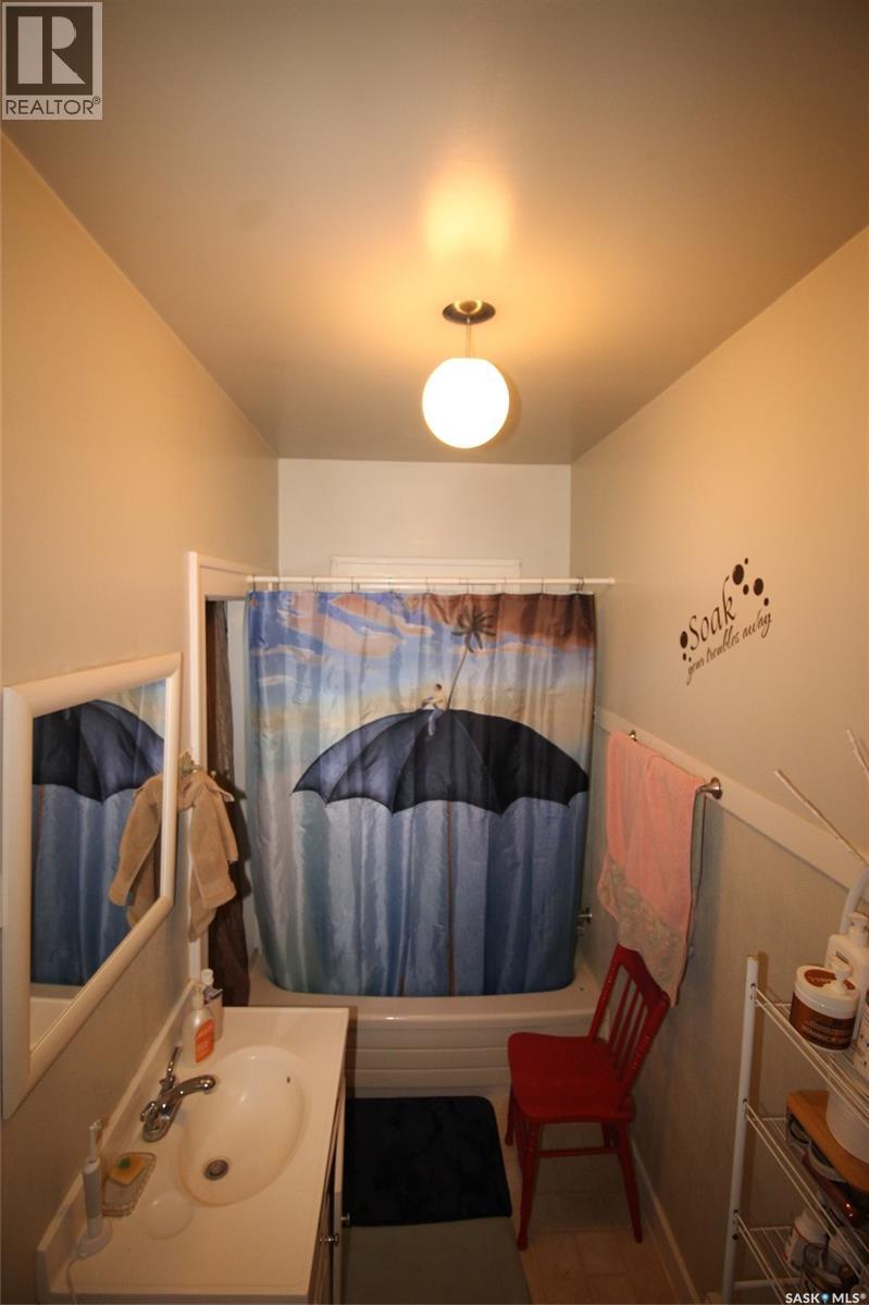 515 1st Street E, Shaunavon, Saskatchewan  S0N 2M0 - Photo 17 - SK036707