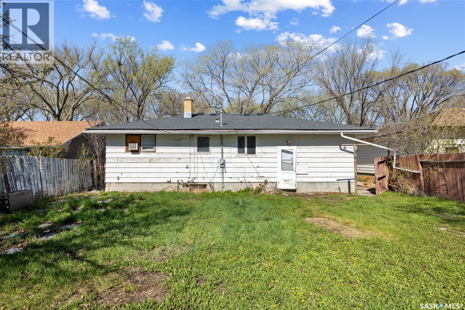 137 Garnet Street, Regina, Saskatchewan S4R 3R9 - Photo 10 - SK036672