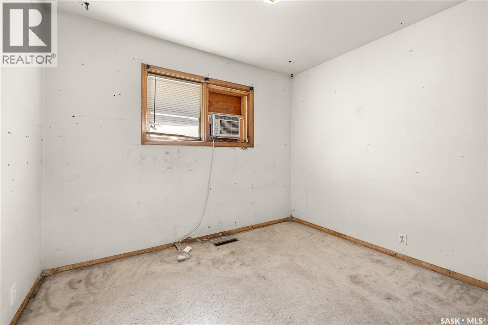 137 Garnet Street, Regina, Saskatchewan S4R 3R9 - Photo 5 - SK036672