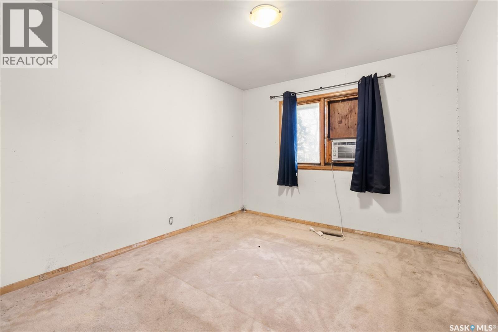 137 Garnet Street, Regina, Saskatchewan S4R 3R9 - Photo 6 - SK036672