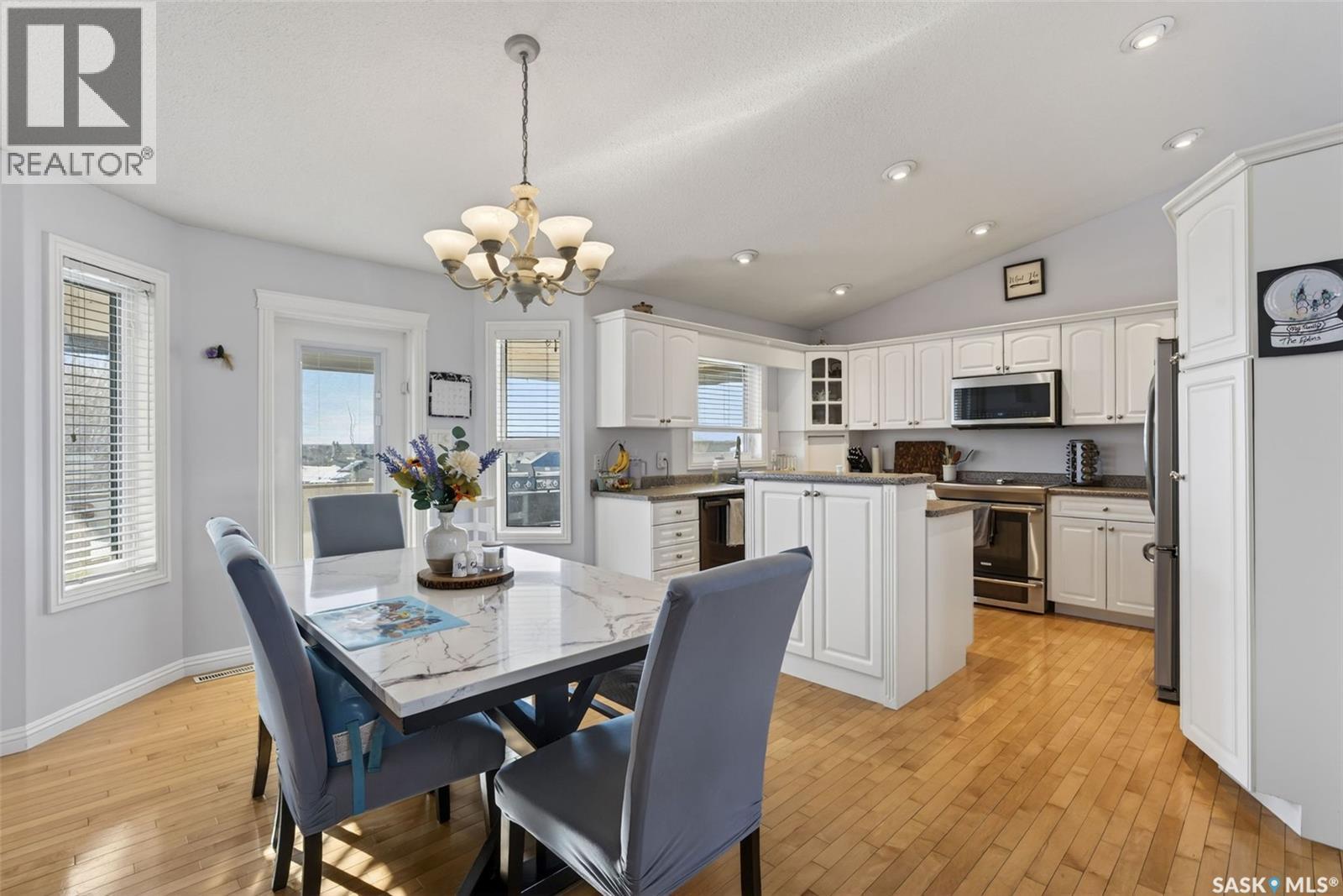 39 Mcknight Drive, Prince Albert, Saskatchewan  S6V 7Z7 - Photo 7 - SK036598