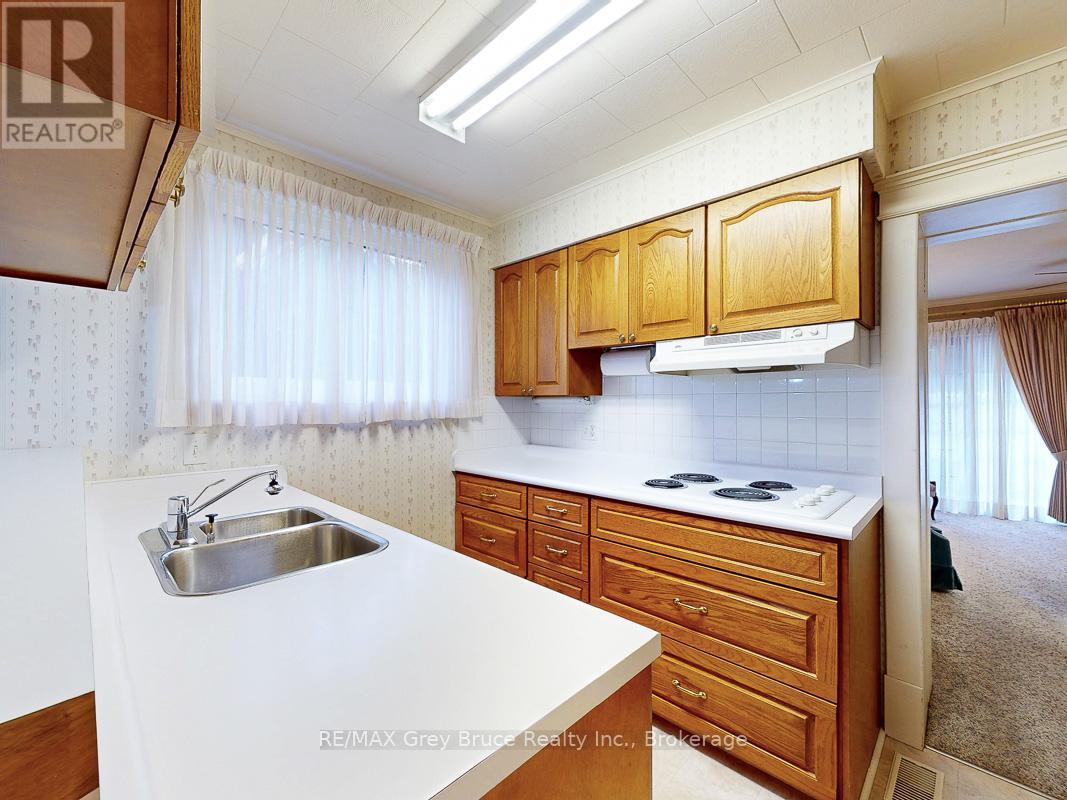 714 4th Avenue E, Owen Sound, Ontario  N4K 2N6 - Photo 16 - X12831822