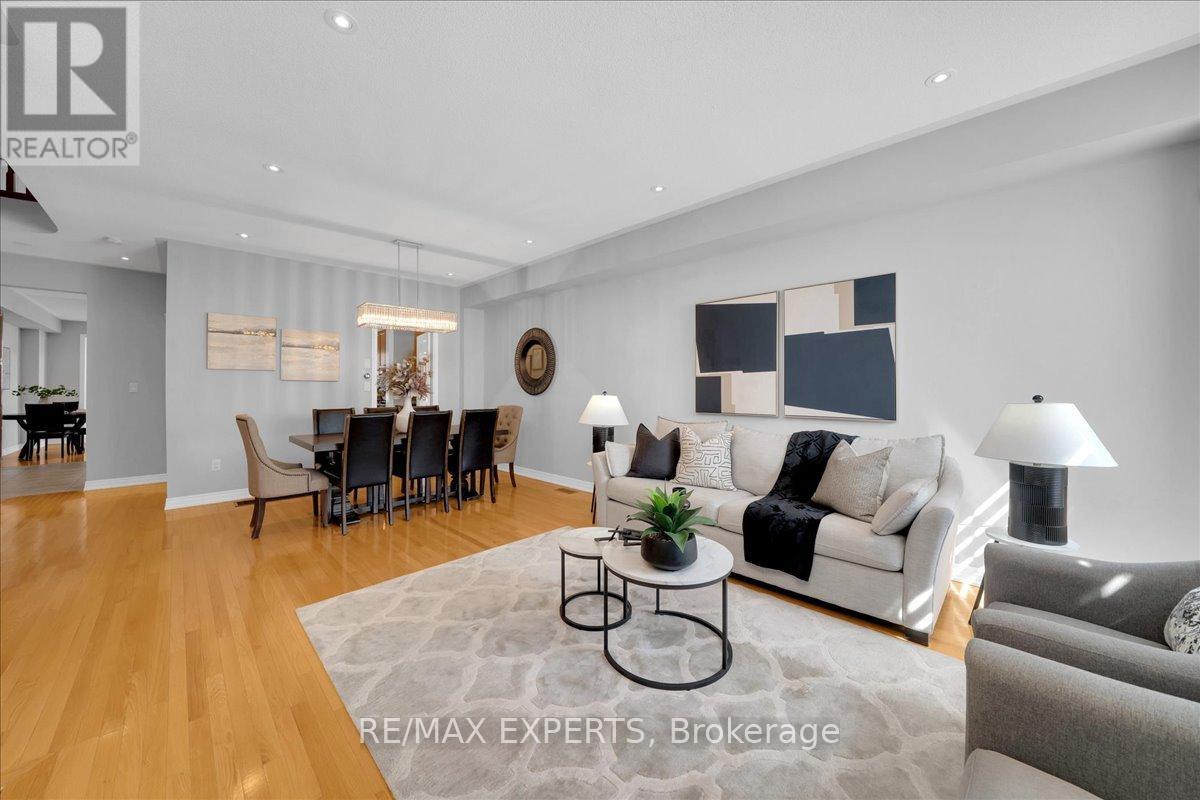 10534 Victoria Square Boulevard, Markham, Ontario  L6C 0A3 - Photo 5 - N13154972