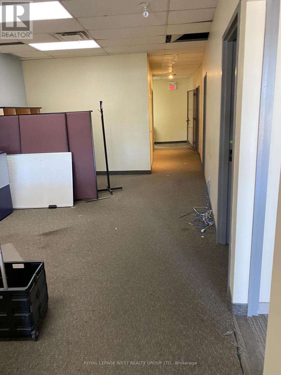 22 - 1500 Royal York Road, Toronto, Ontario  M9P 3B6 - Photo 5 - W12963200