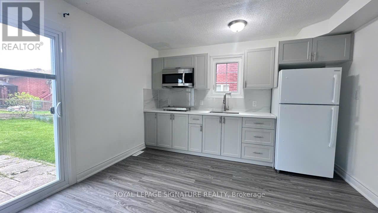 Walkout Basement 3 - 3137 Sunnyhill Drive, Mississauga, Ontario  L4X 2K5 - Photo 5 - W13153716