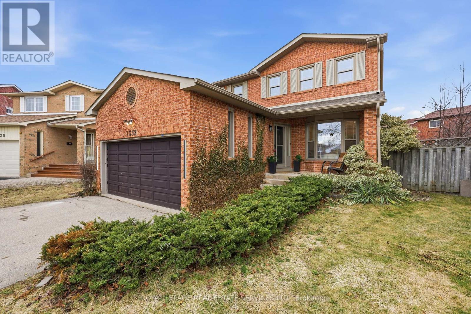 1332 Quinpool Court, Mississauga, Ontario  L5C 4J3 - Photo 10 - W13155668