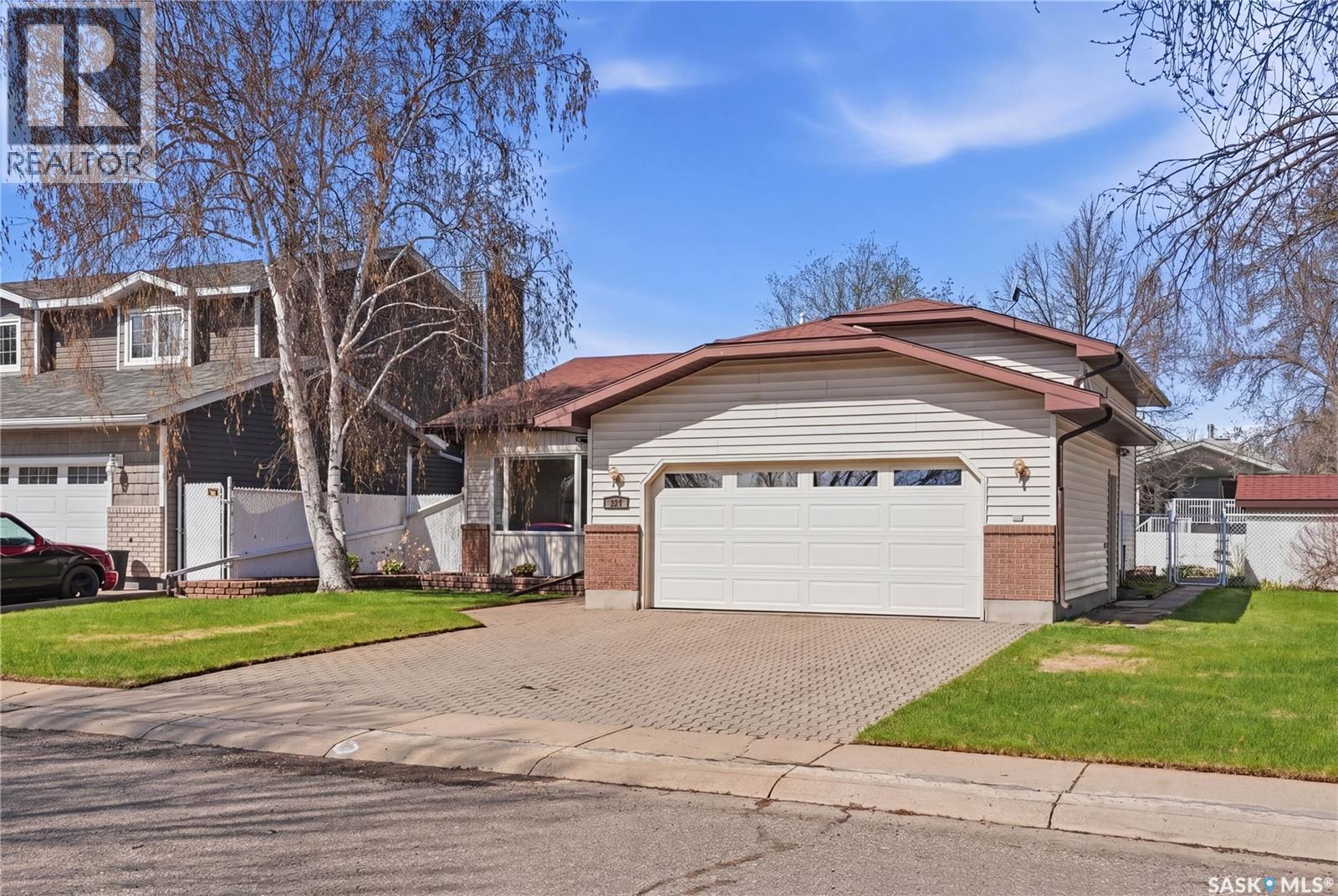 227 Flavelle CRESCENT, Saskatoon, Saskatchewan