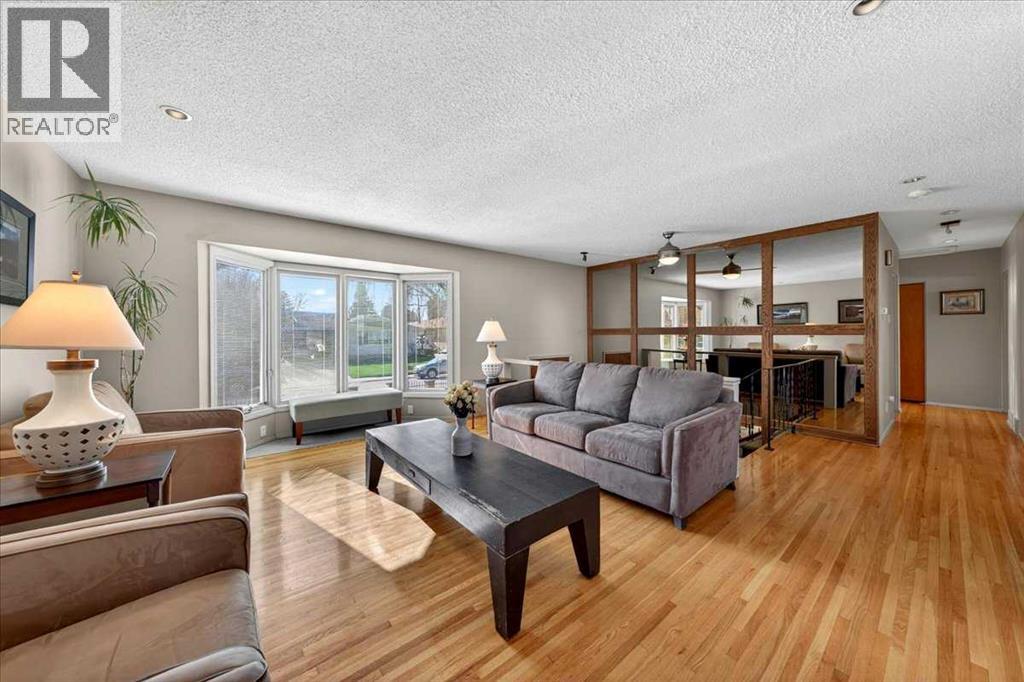 332 Whitney Crescent SE, Calgary, Alberta  T2J 1E9 - Photo 11 - A2308858