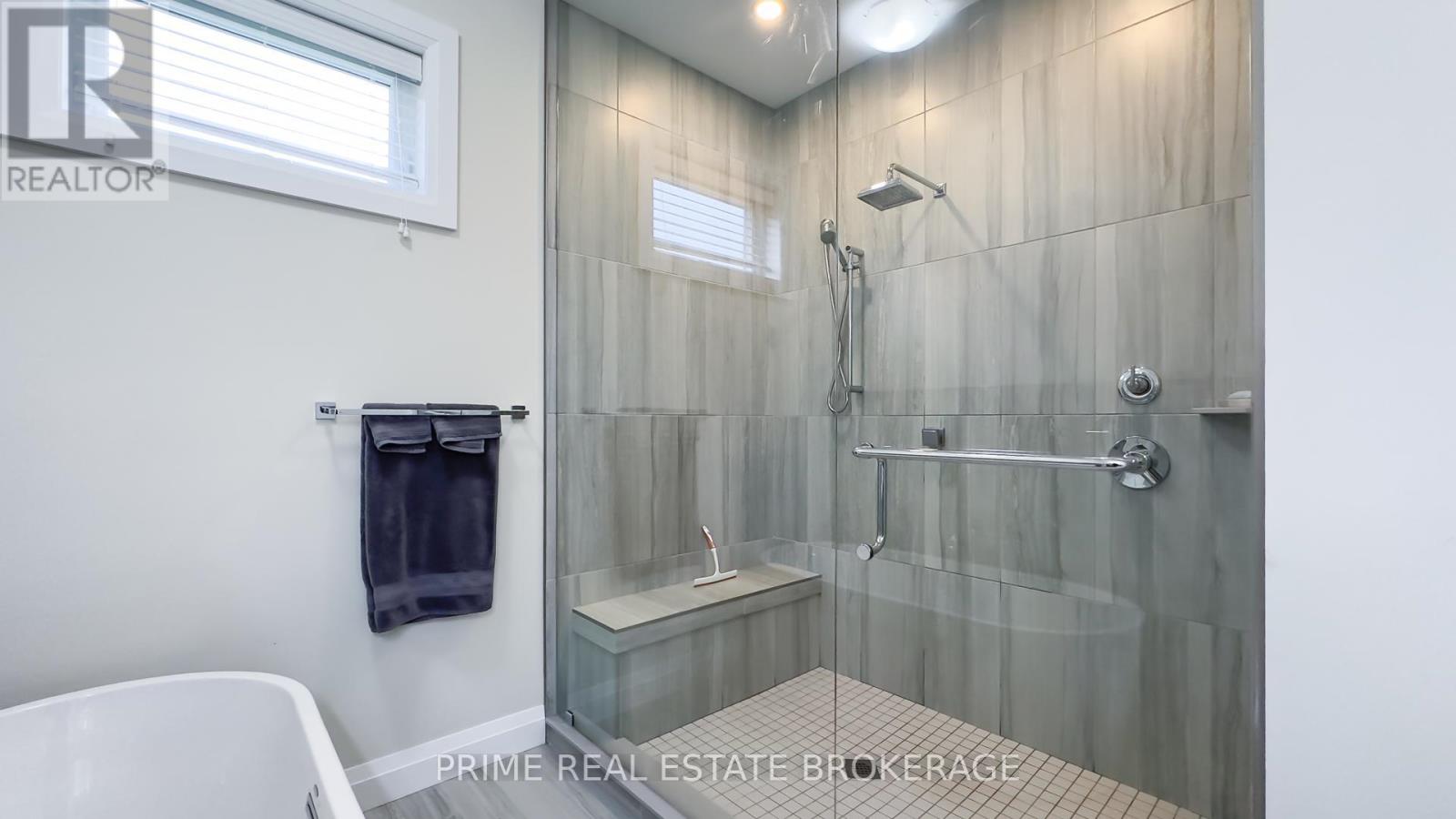 5329 Broadview Avenue, Lambton Shores, Ontario  N0N 1J7 - Photo 34 - X13156344