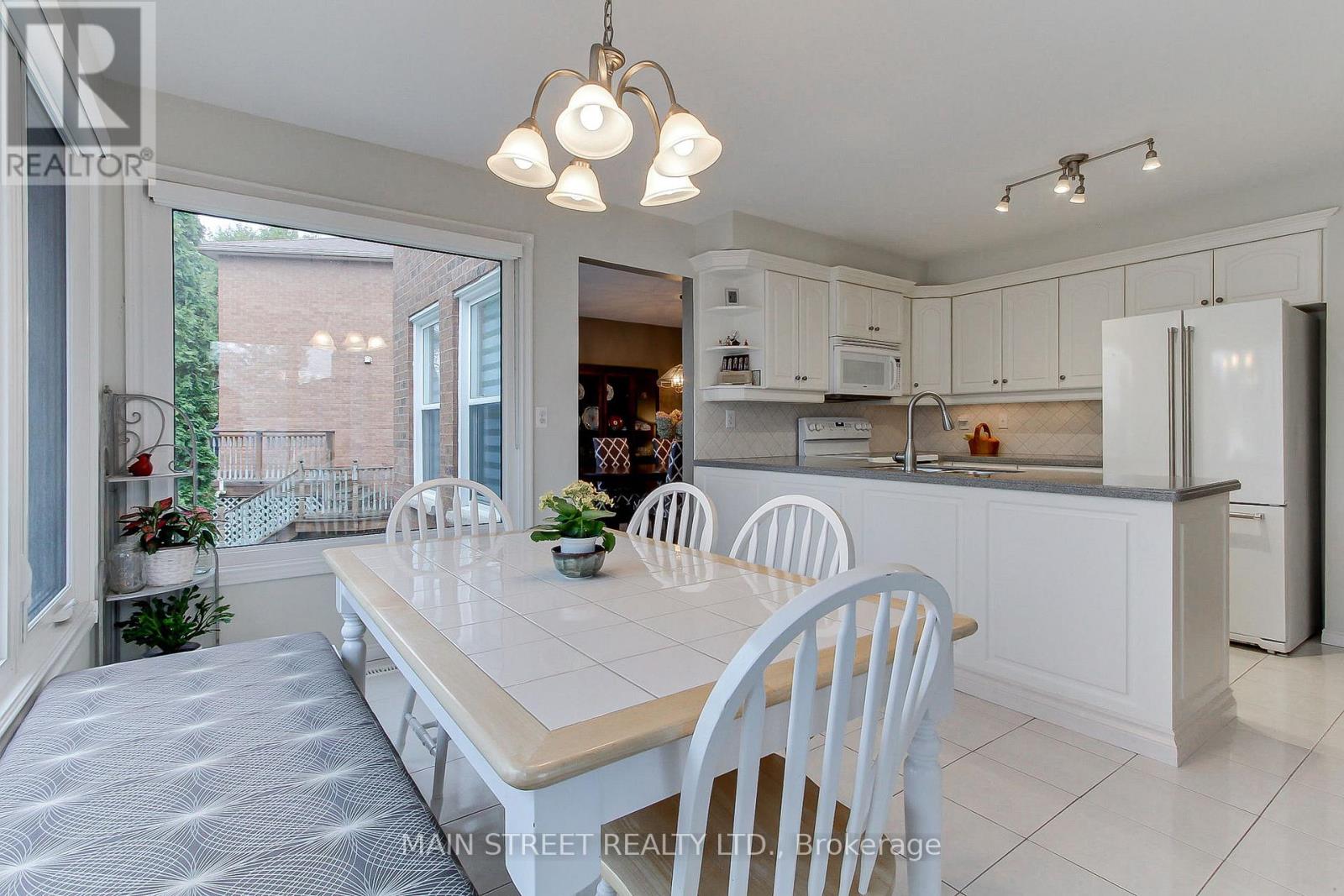 21 Chadburn Crescent, Aurora, Ontario L4G 4V6 - Photo 14 - N13126112