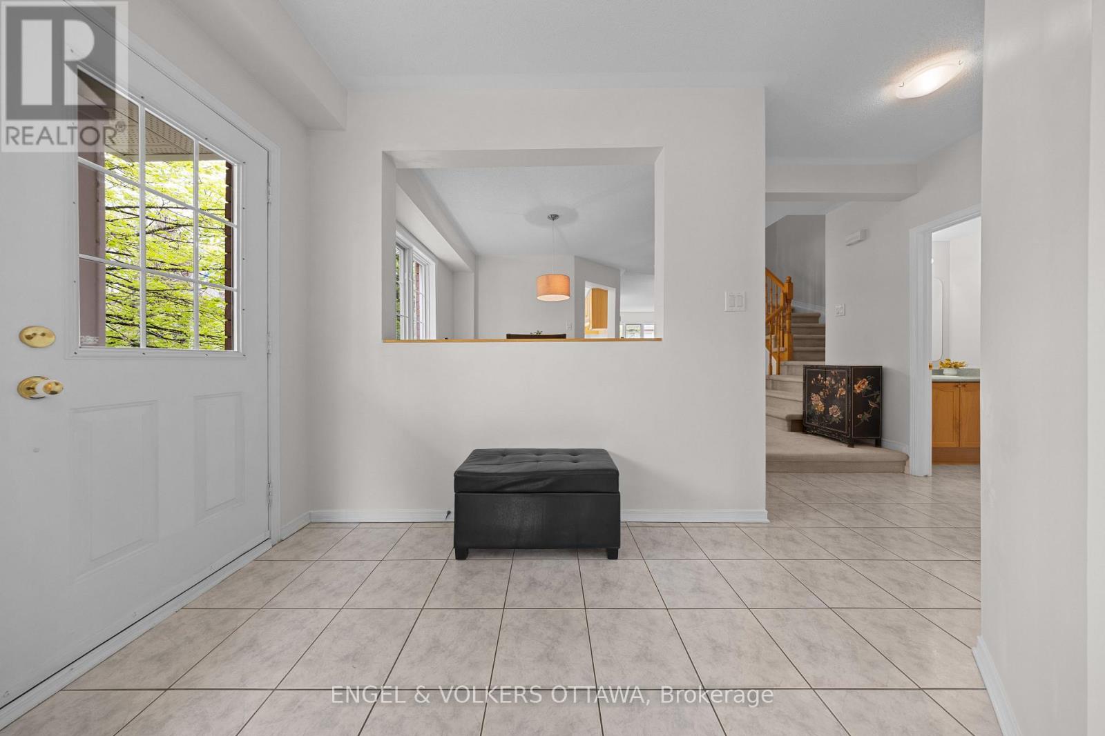 23 Cambray Lane, Ottawa, Ontario K2K 3C3 - Photo 4 - X13156050