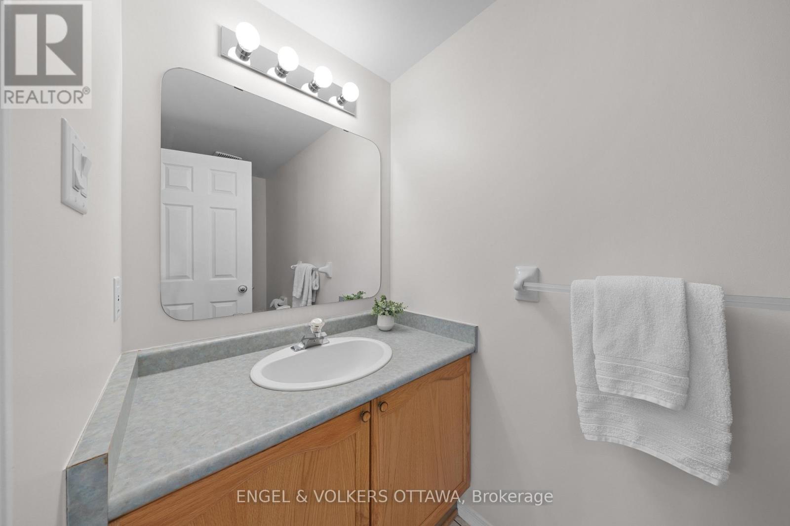 23 Cambray Lane, Ottawa, Ontario K2K 3C3 - Photo 5 - X13156050