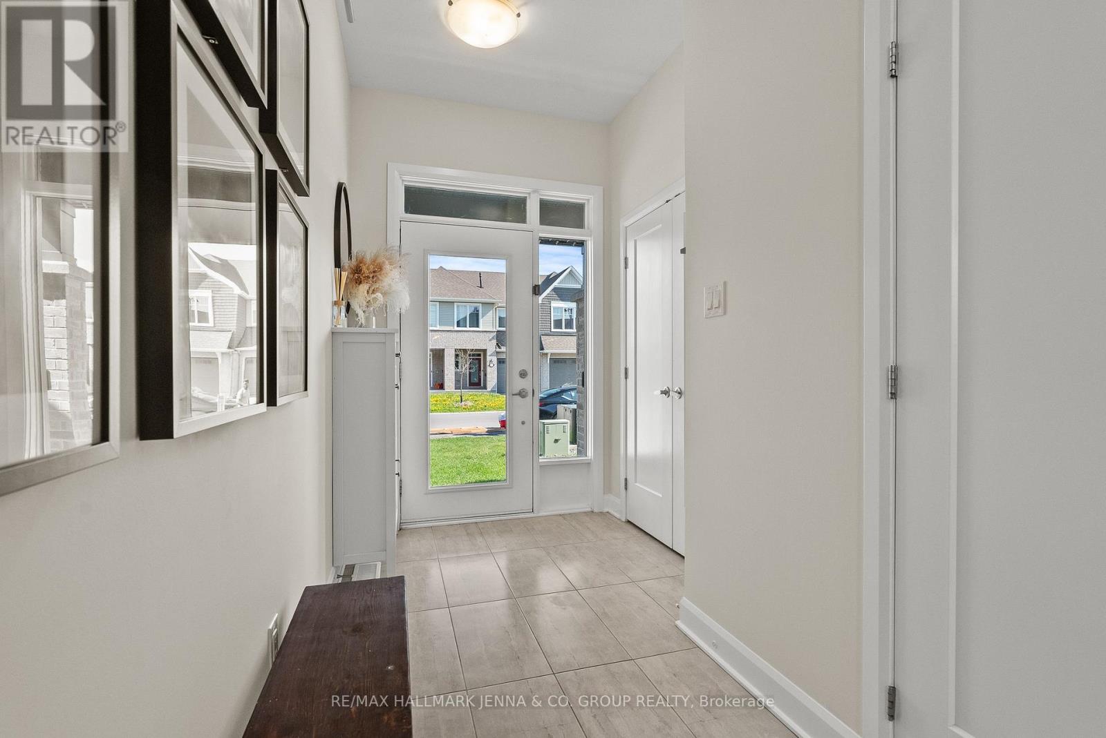 613 Taliesin Crescent, Ottawa, Ontario  K2S 2W5 - Photo 2 - X13156058