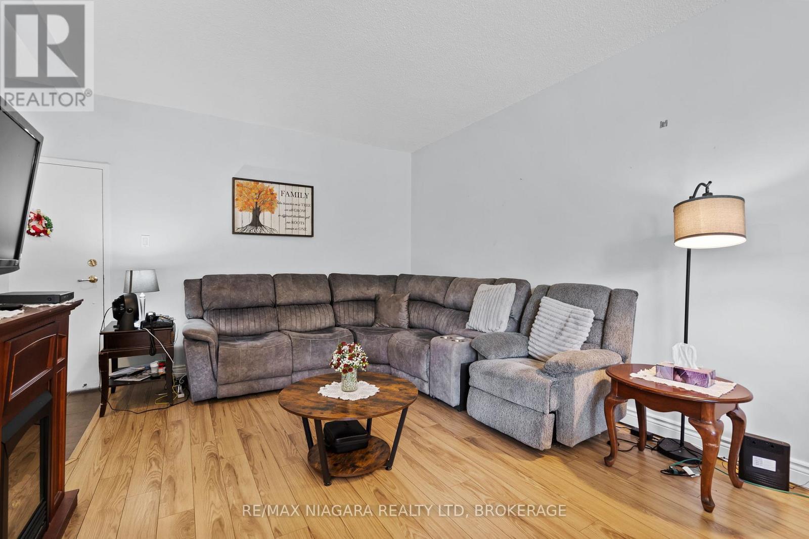 107 - 6390 Huggins Street, Niagara Falls, Ontario  L2J 1H1 - Photo 3 - X13156250