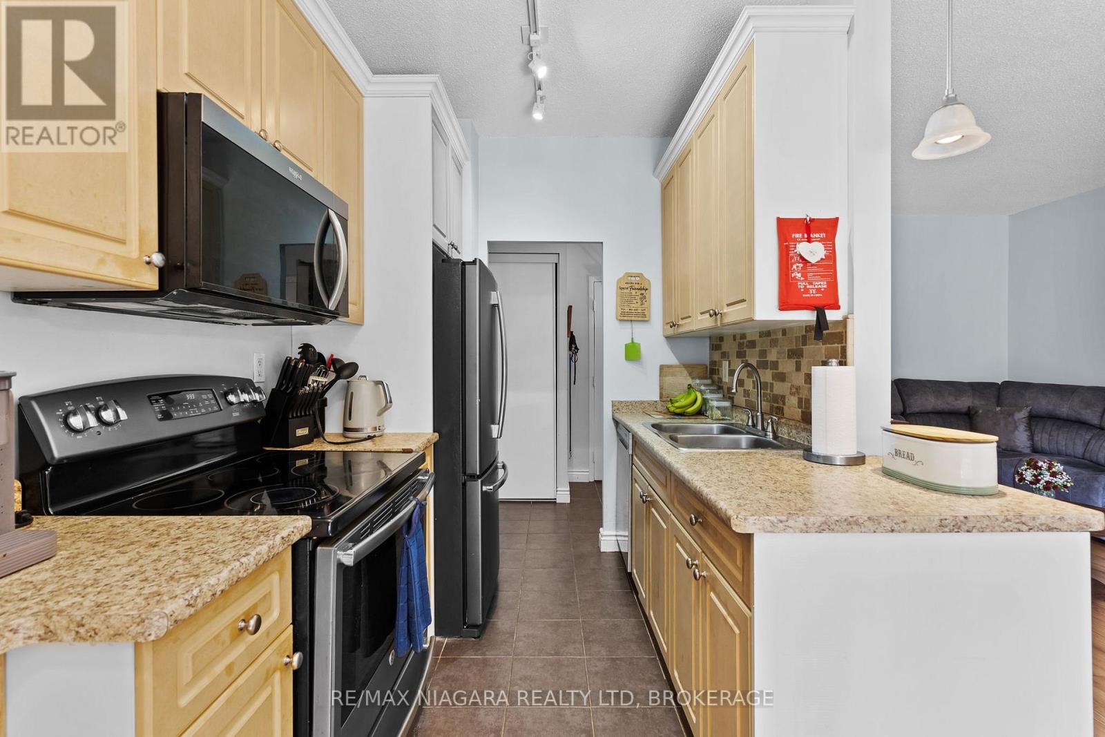 107 - 6390 Huggins Street, Niagara Falls, Ontario  L2J 1H1 - Photo 5 - X13156250