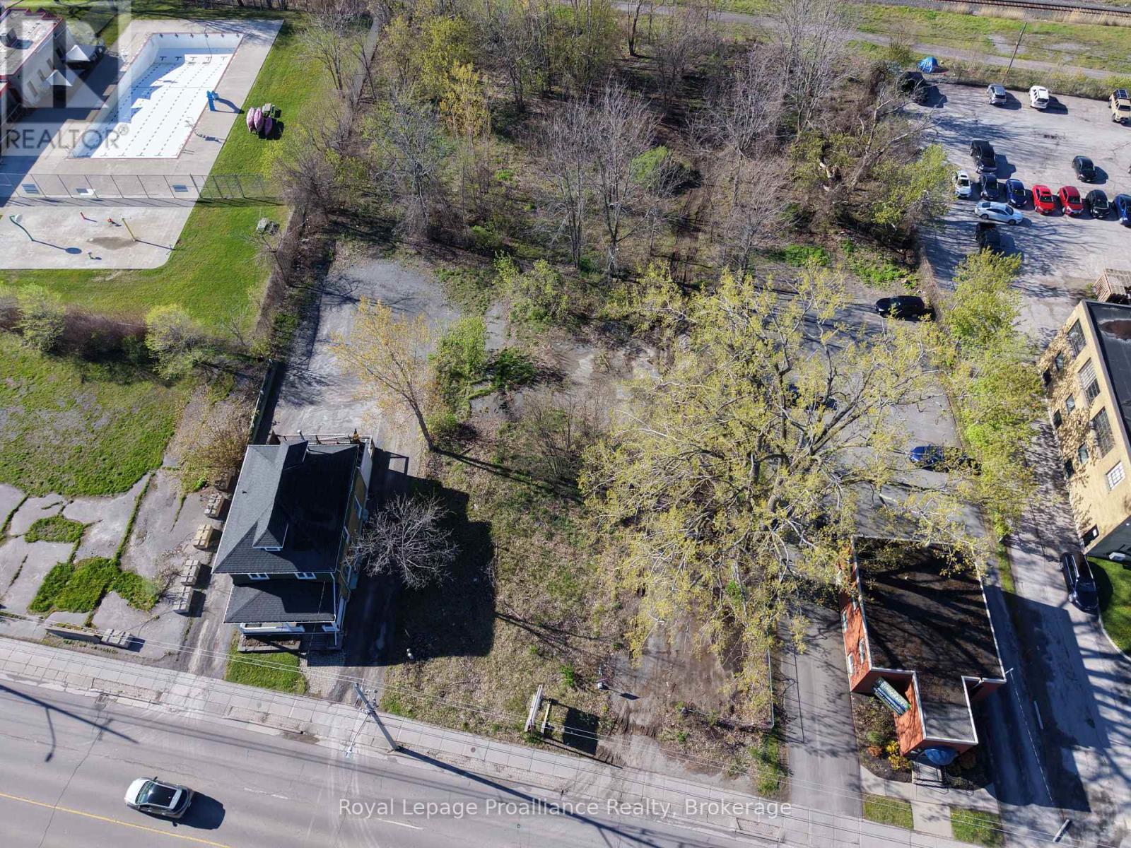 133 Dundas Street E, Belleville, Ontario  K8N 1C3 - Photo 2 - X11967689