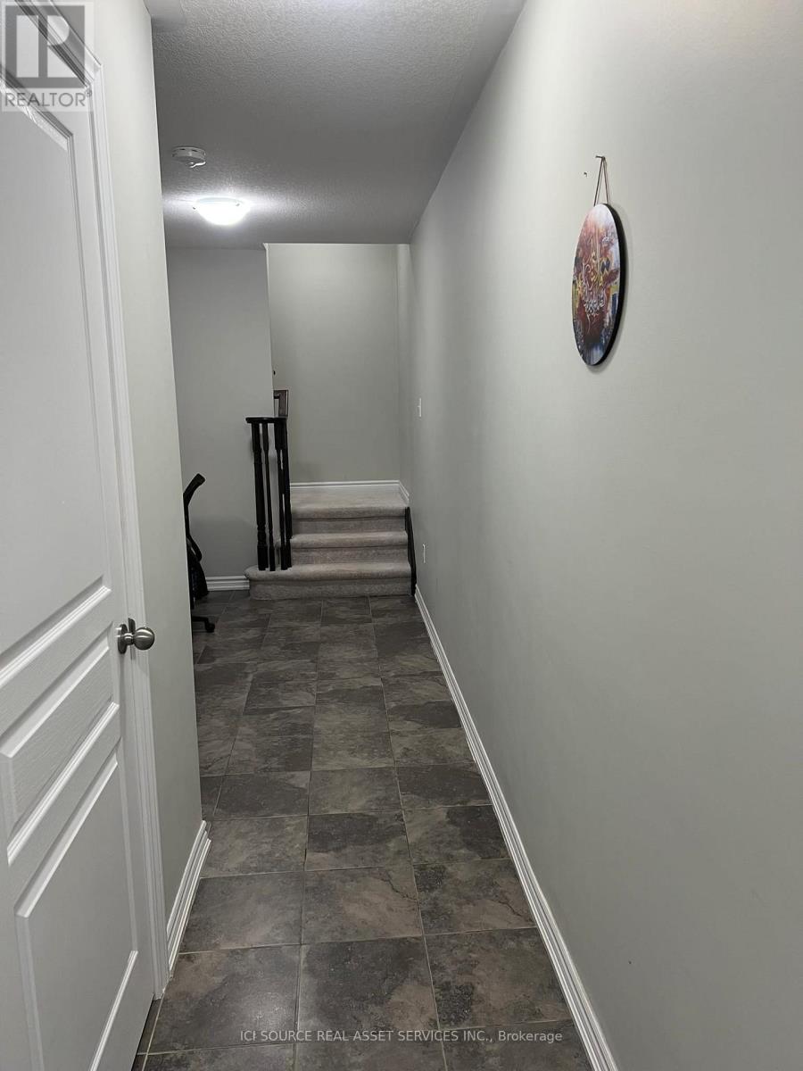 20 Savage Drive, Hamilton, Ontario  L8B 0A3 - Photo 3 - X13106952