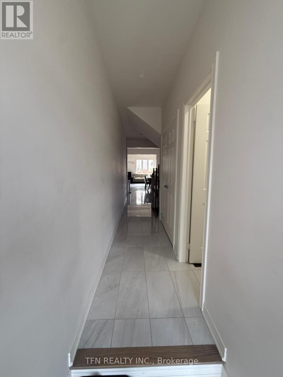 267 Great Falls Boulevard, Hamilton, Ontario L8B 1Z5 - Photo 5 - X13149240