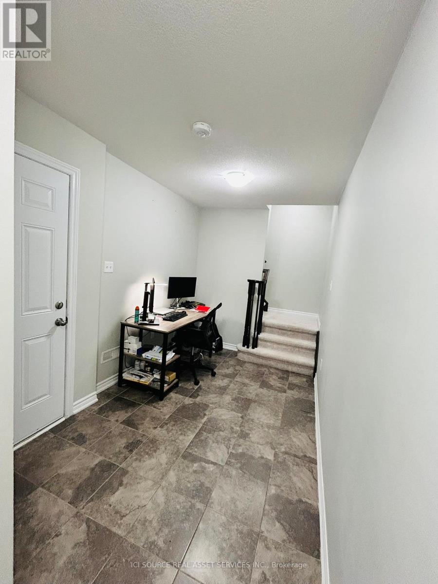 20 Savage Drive, Hamilton, Ontario  L8B 0A3 - Photo 4 - X13106952