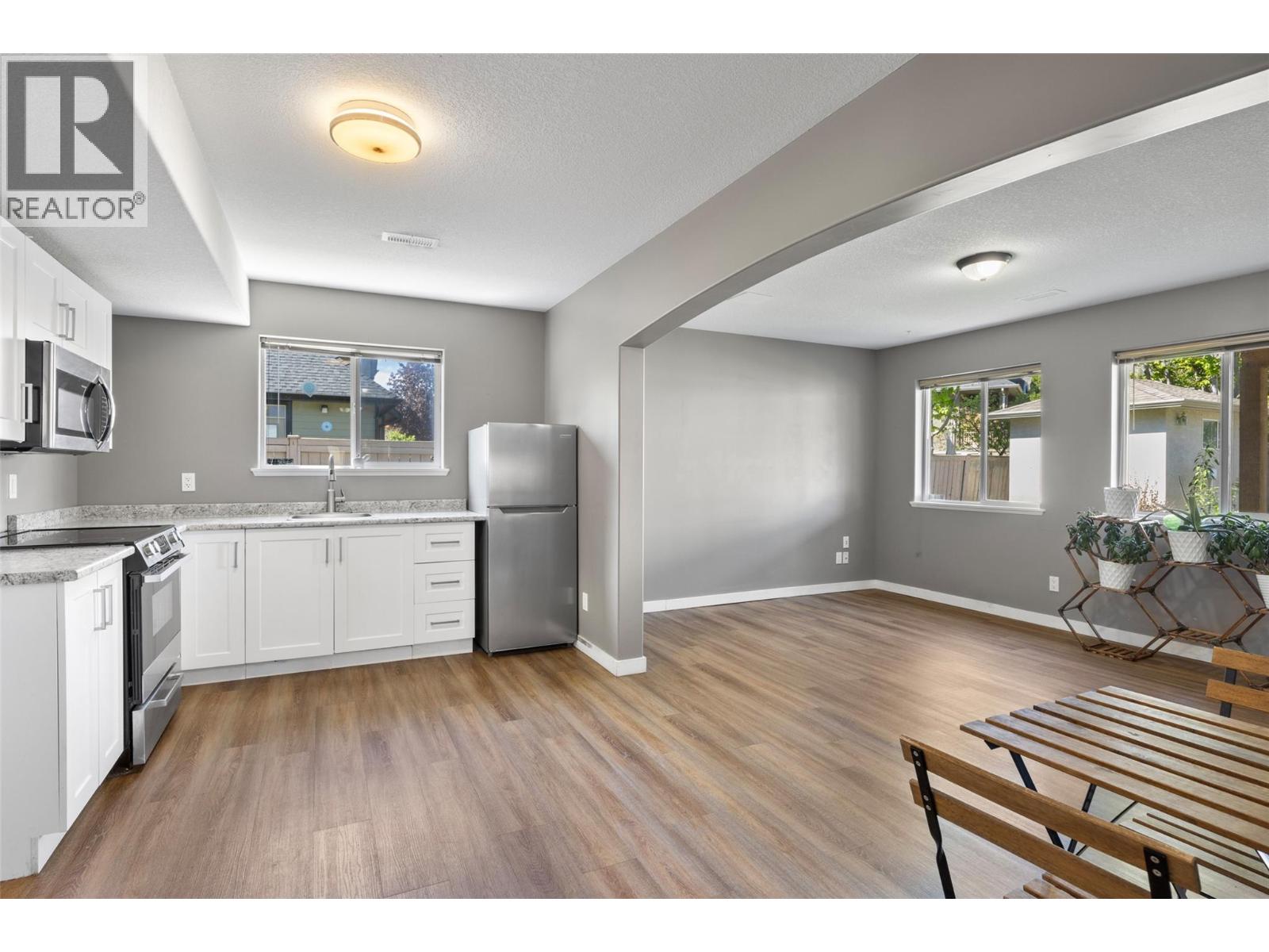 3702 Overlander Drive, Kamloops, British Columbia  V2B 8M4 - Photo 24 - 10388264