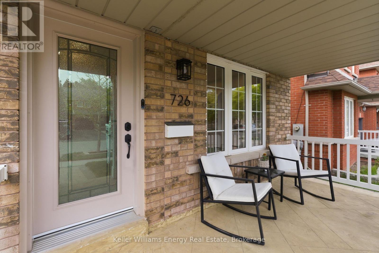 726 Craighurst Court, Pickering, Ontario  L1X 2W9 - Photo 2 - E13156052