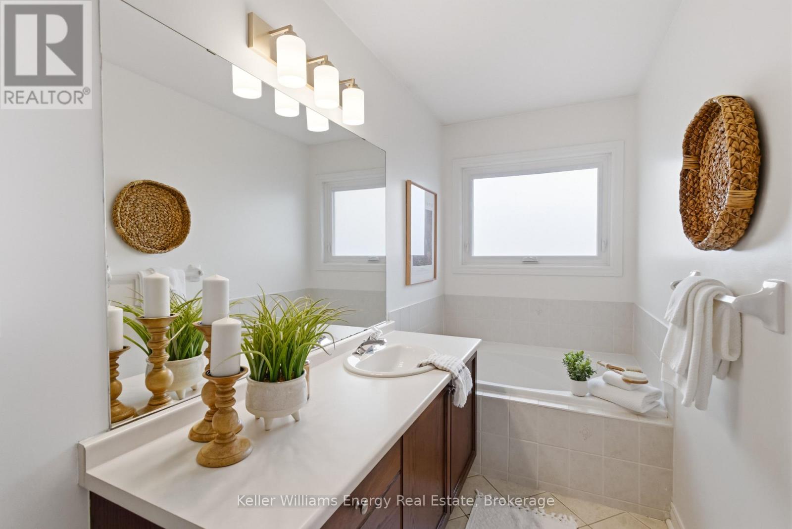 726 Craighurst Court, Pickering, Ontario  L1X 2W9 - Photo 26 - E13156052