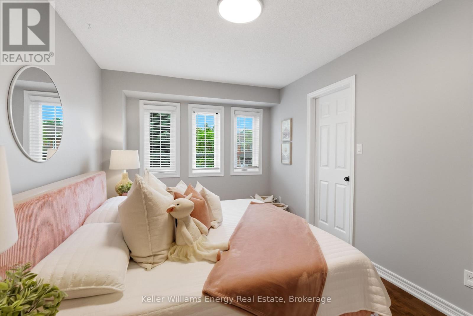 726 Craighurst Court, Pickering, Ontario  L1X 2W9 - Photo 32 - E13156052