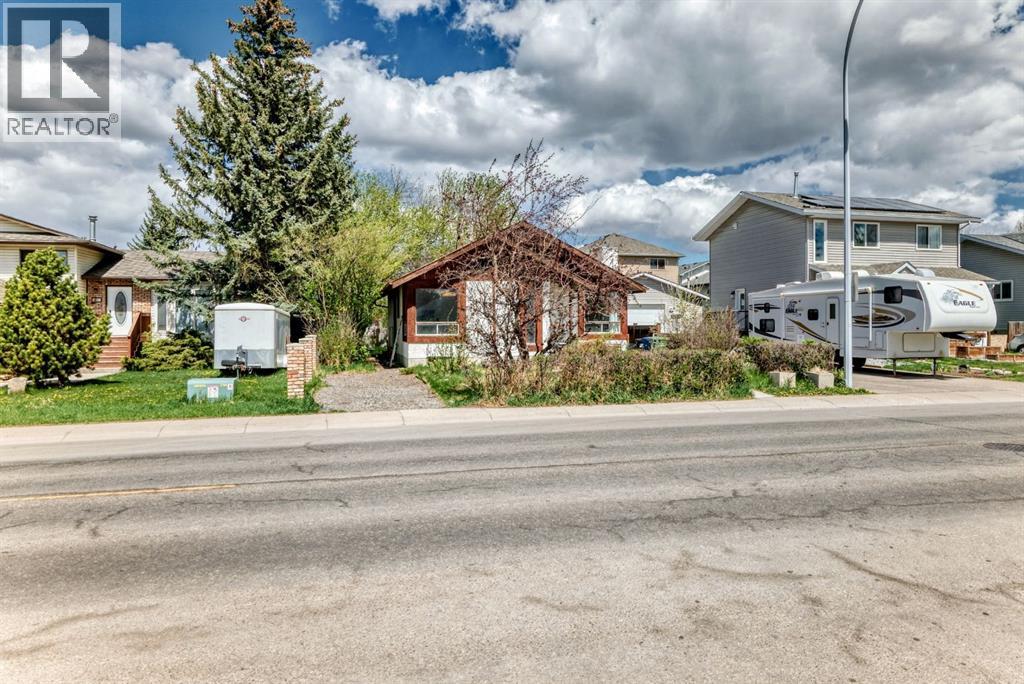 481 Big Springs Drive SE, Airdrie, Alberta  T4A 1A3 - Photo 49 - A2311861