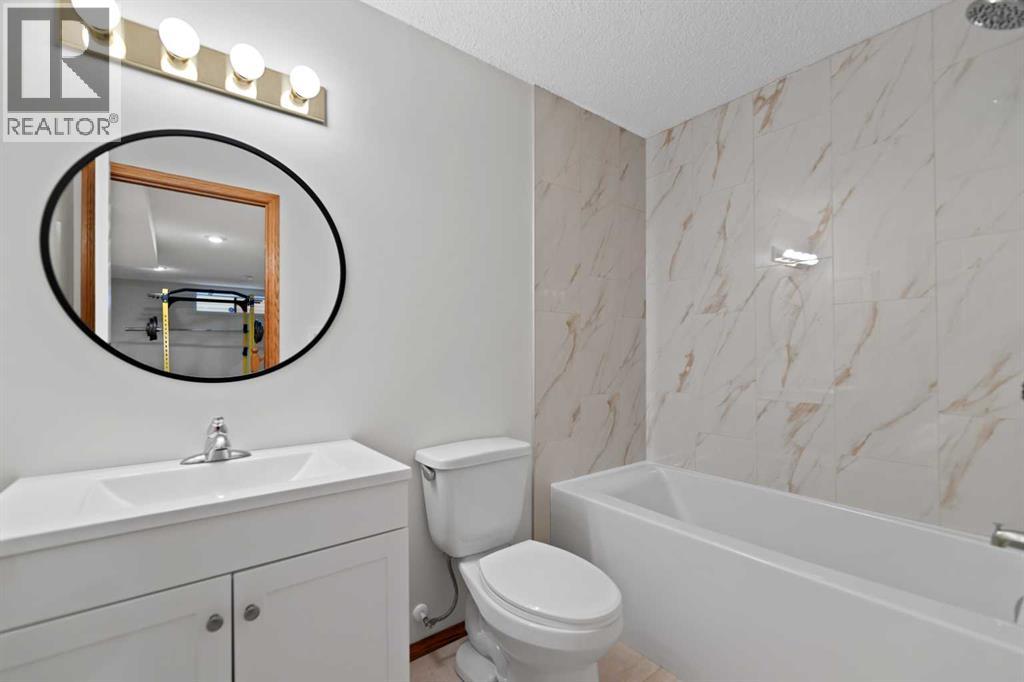 3633 Douglas Woods Heights SE, Calgary, Alberta  T2Z 2G4 - Photo 29 - A2313266
