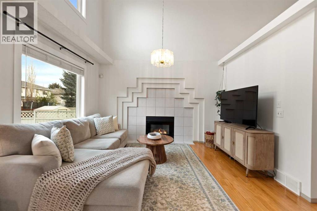 3633 Douglas Woods Heights SE, Calgary, Alberta  T2Z 2G4 - Photo 9 - A2313266