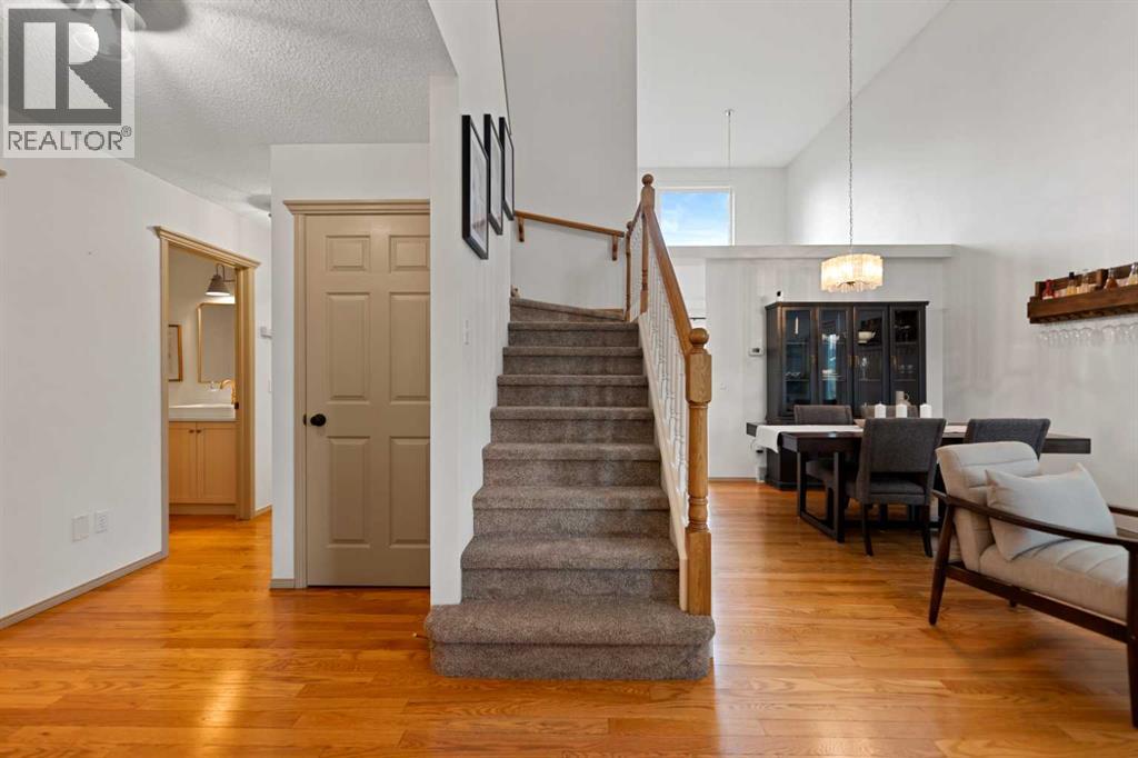 3633 Douglas Woods Heights SE, Calgary, Alberta  T2Z 2G4 - Photo 3 - A2313266