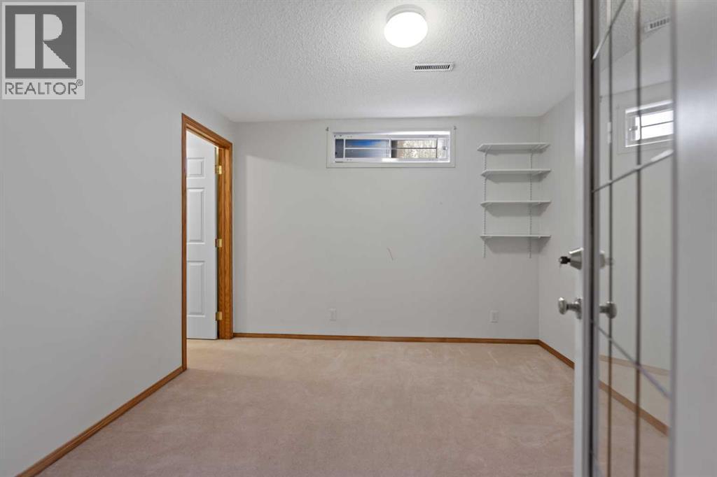 3633 Douglas Woods Heights SE, Calgary, Alberta  T2Z 2G4 - Photo 33 - A2313266
