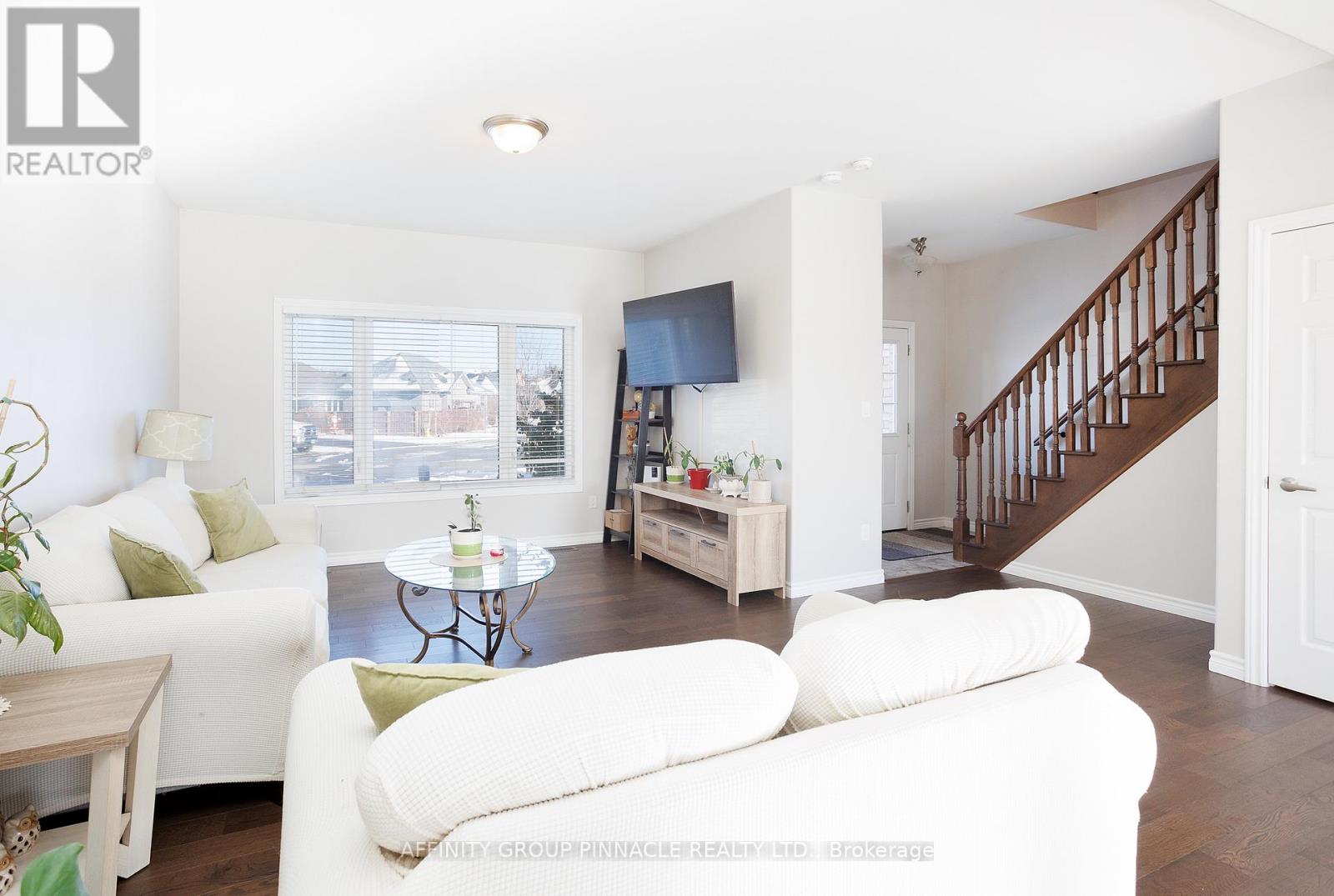 11 Moynes Court, Kawartha Lakes, Ontario  K9V 0L2 - Photo 5 - X13156208