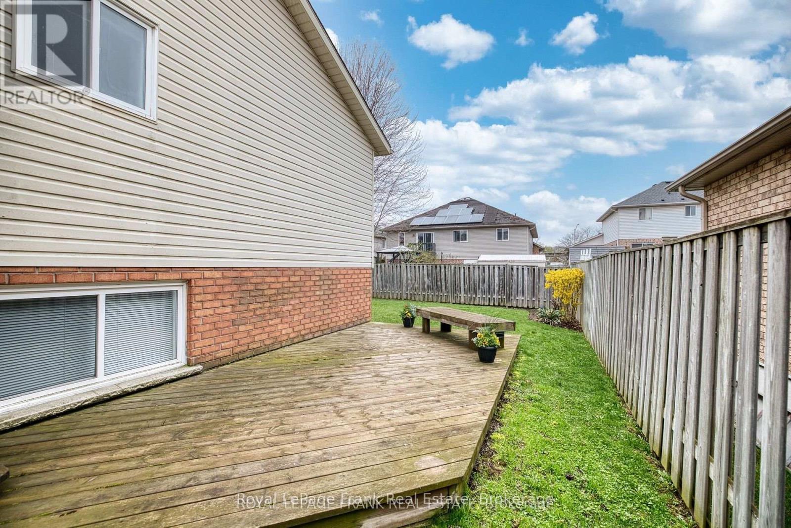 4112 Walcot Court, Lincoln, Ontario  L3J 0L9 - Photo 3 - X13156212