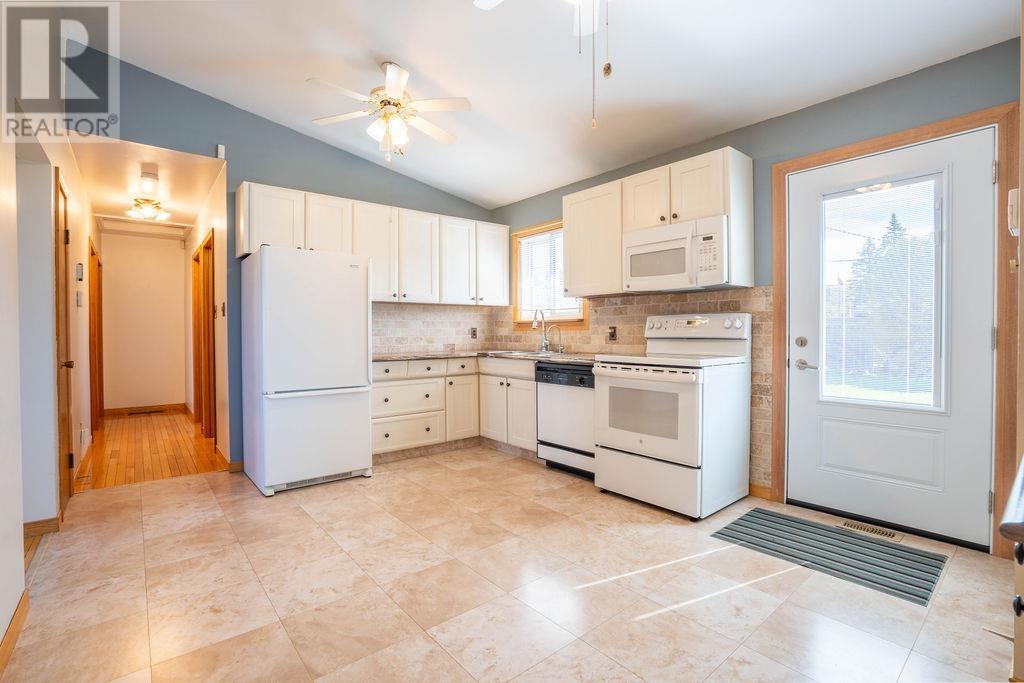 124 Albion St, Sault Ste. Marie, Ontario P6B 5E1 - Photo 12 - SM261093