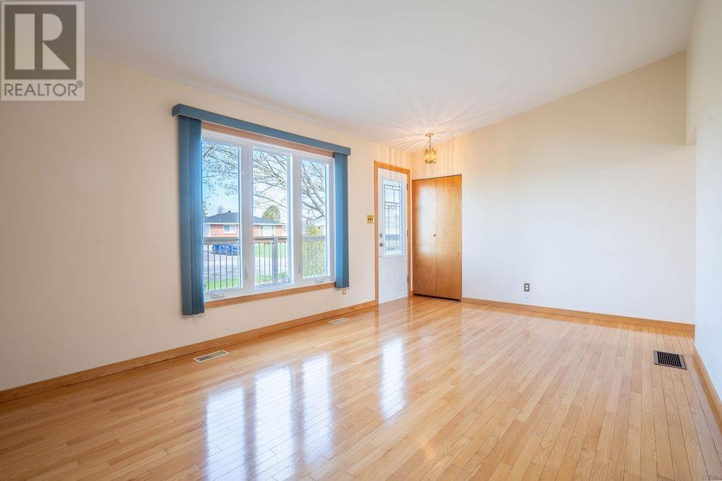 124 Albion St, Sault Ste. Marie, Ontario P6B 5E1 - Photo 17 - SM261093