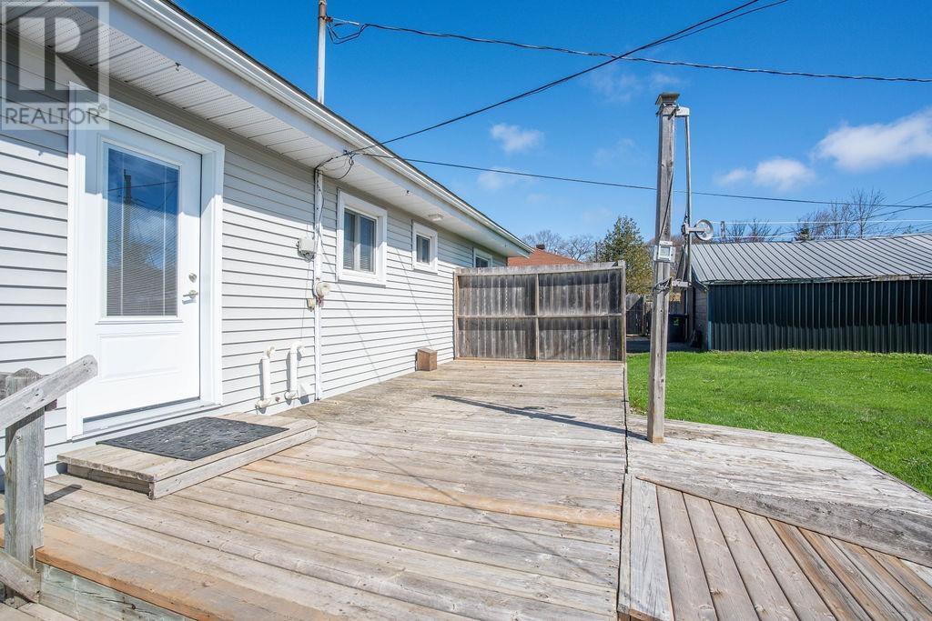 124 Albion St, Sault Ste. Marie, Ontario P6B 5E1 - Photo 7 - SM261093
