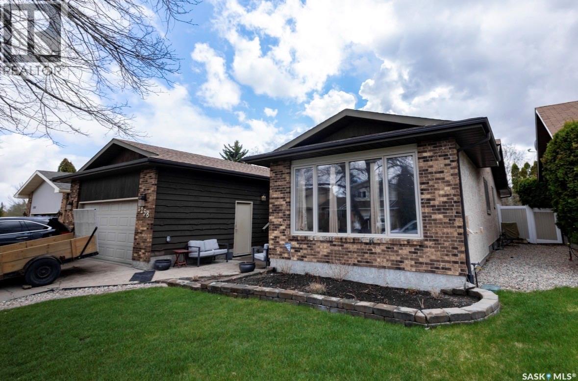 2258 Newis Bay E, Regina, Saskatchewan  S4V 0S5 - Photo 1 - SK036692