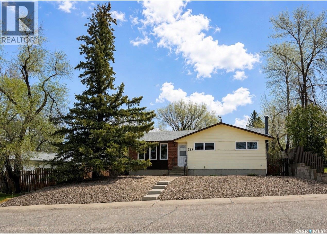 723 Field DRIVE, Swift Current, Saskatchewan