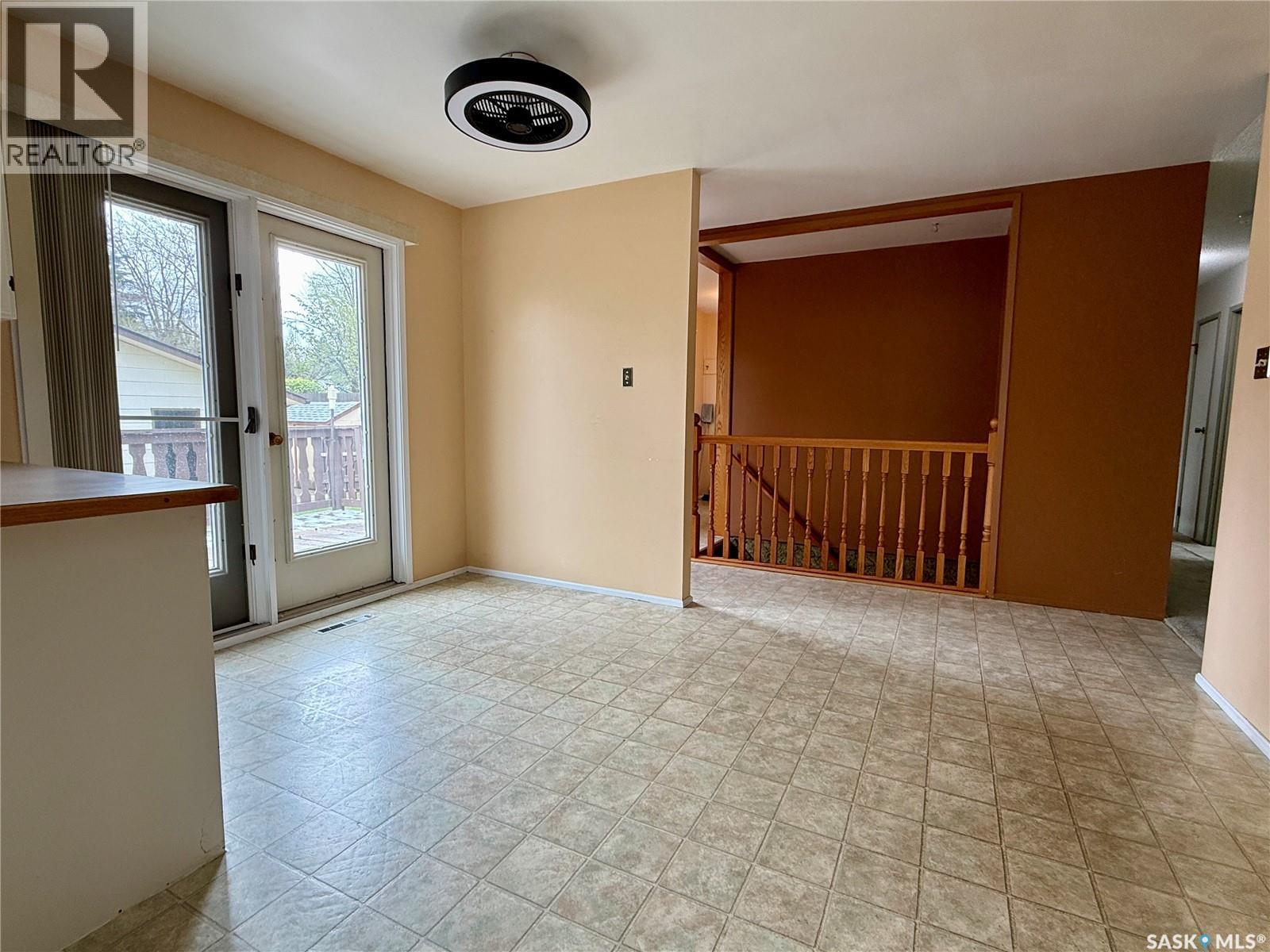 723 Field Drive, Swift Current, Saskatchewan  S9H 4C4 - Photo 10 - SK036653