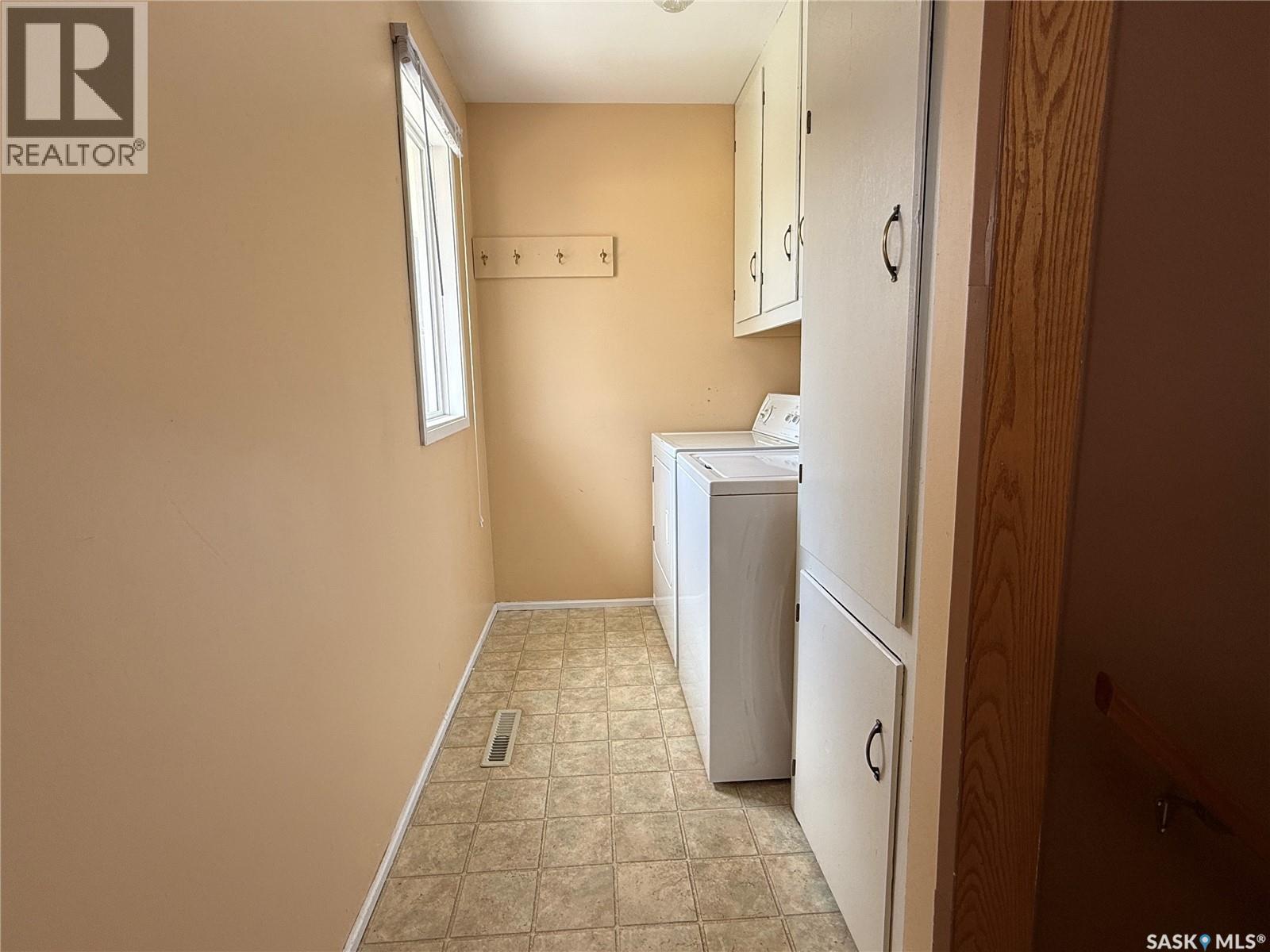 723 Field Drive, Swift Current, Saskatchewan  S9H 4C4 - Photo 13 - SK036653