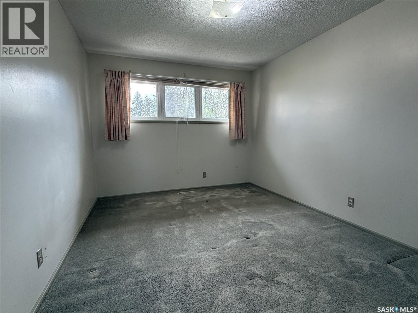 723 Field Drive, Swift Current, Saskatchewan  S9H 4C4 - Photo 6 - SK036653