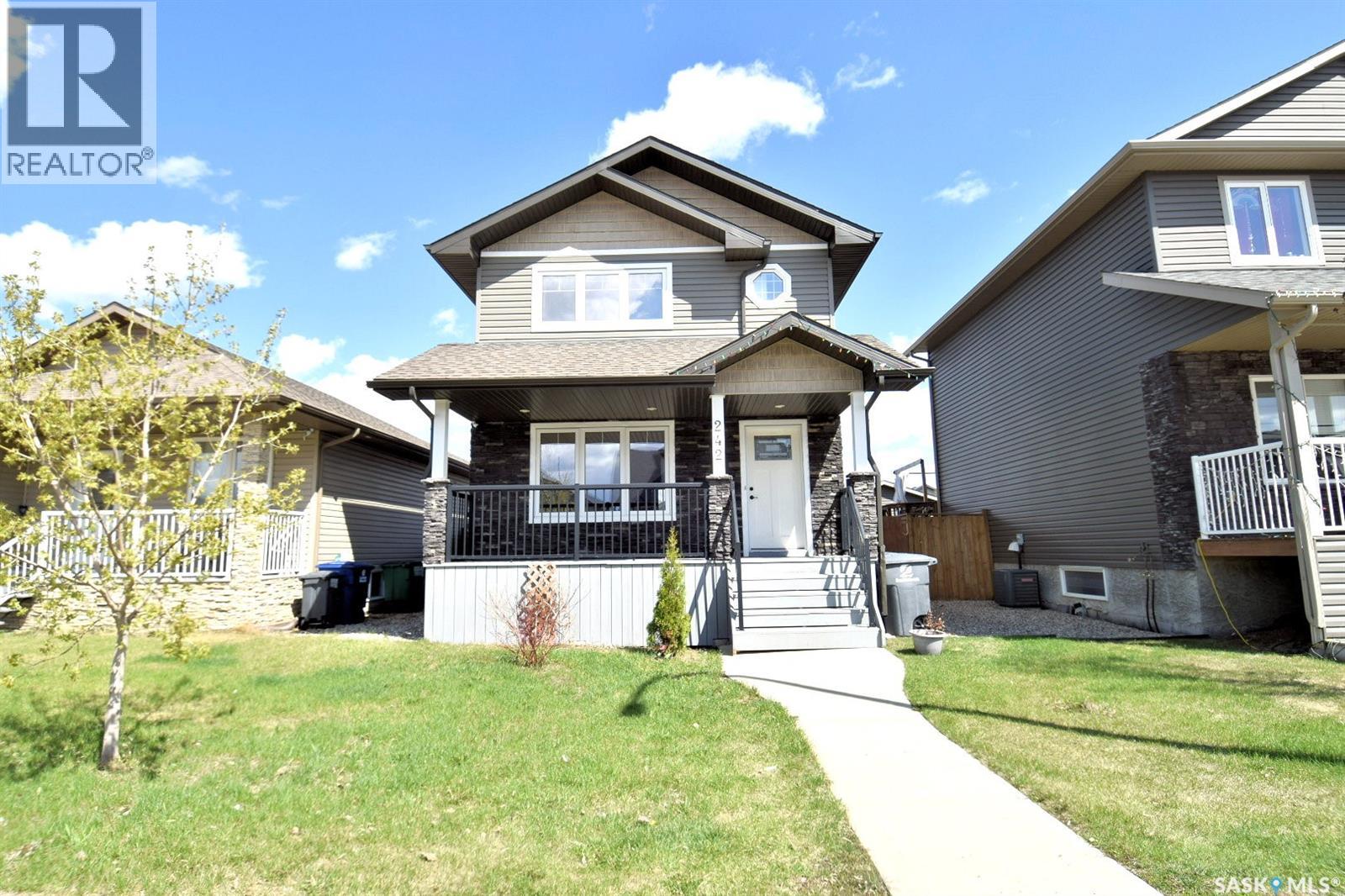 242 Geary CRESCENT, Saskatoon, Saskatchewan
