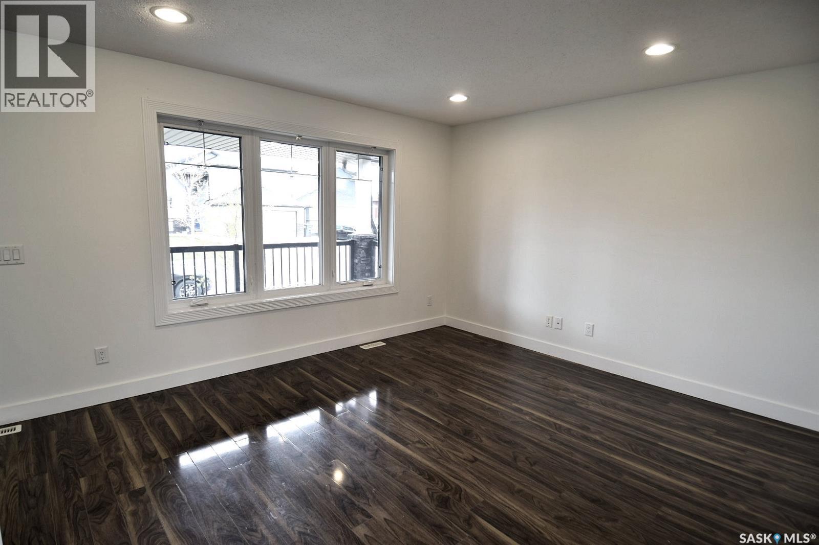 242 Geary Crescent, Saskatoon, Saskatchewan  S7R 0E6 - Photo 3 - SK036620