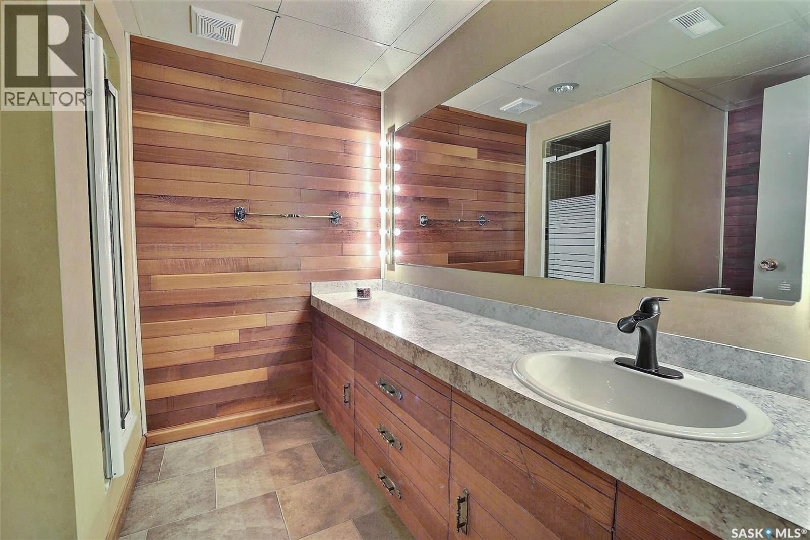 97 Compton Road, Regina, Saskatchewan  S4S 2Y4 - Photo 23 - SK036574